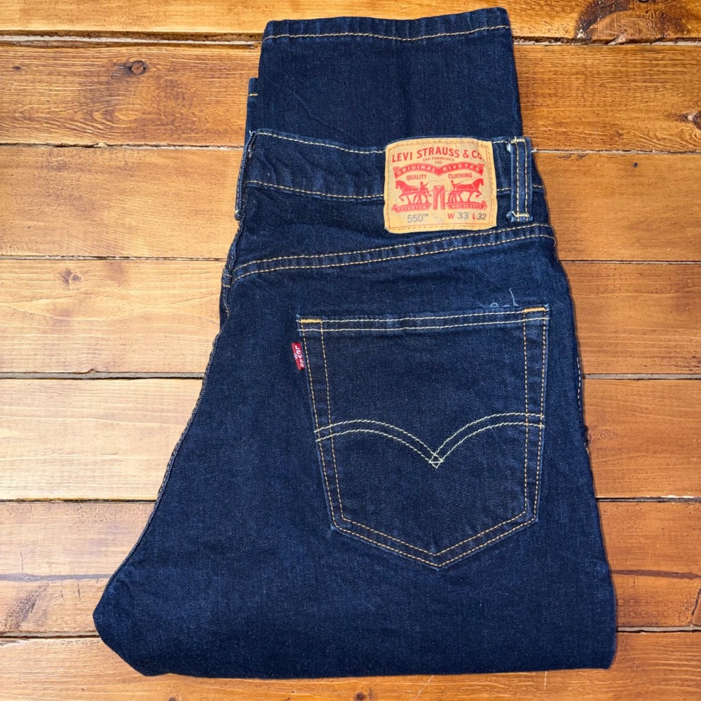 Levi 550 Jeans Mens 33x32 (Fits 31x32) Dark Wash Relaxed Fit Tapered Leg Denim